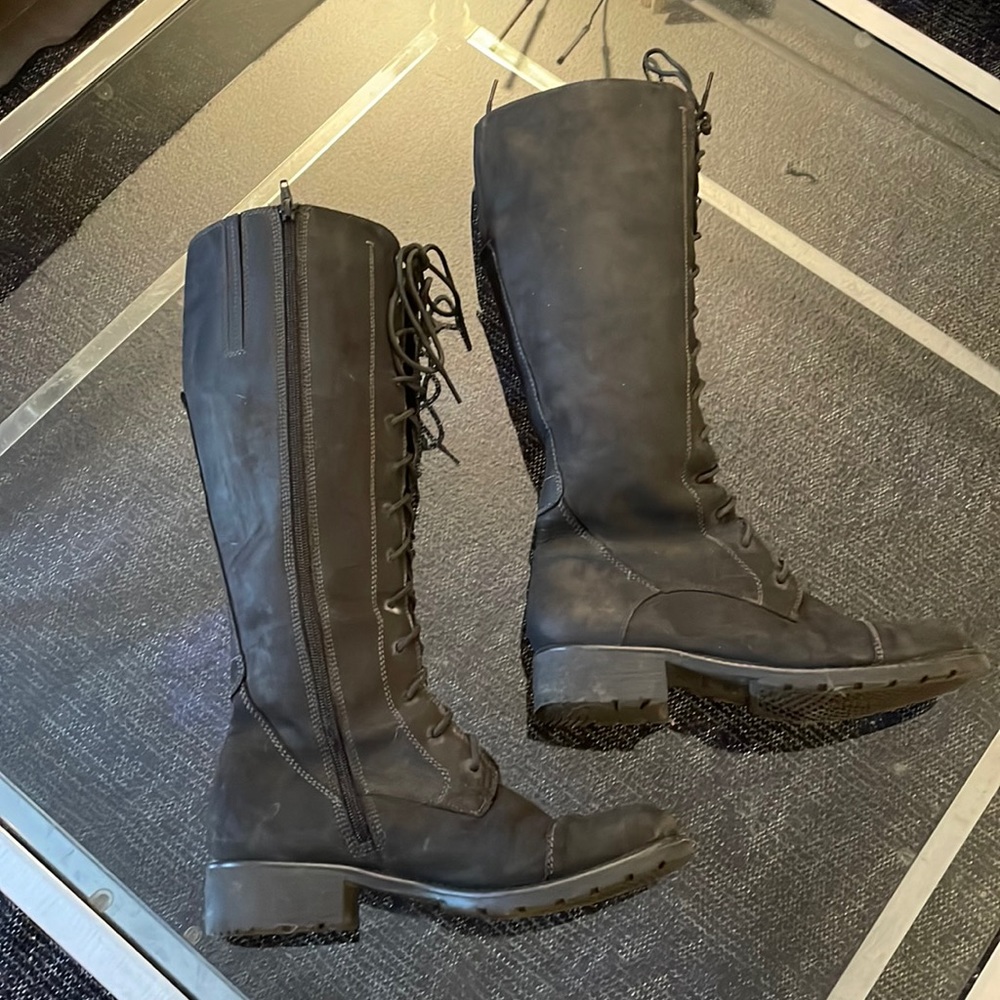 Clarks boots size 10